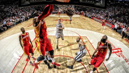 FB体育直播-意甲逆转战，球员同时谈到场上战术调整和技术细节，意甲2021赛季转会